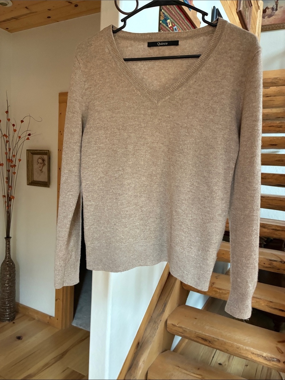 Quince Women's V-Neck Cashmere Sweater in Light Taupe